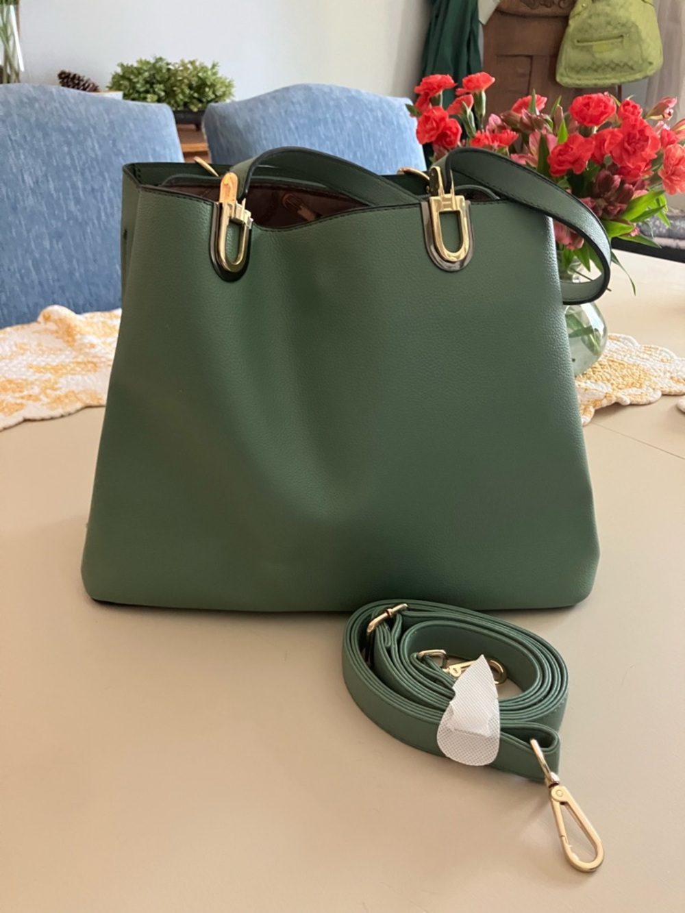 Source Unknown Green Tote Bag with Gold Hardware